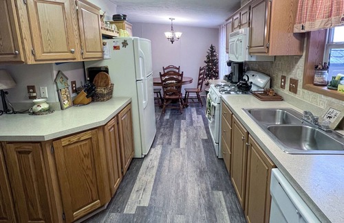 Confluence Cabina | Stream-Front Serenity: Relax with the family at this peaceful place to stay!