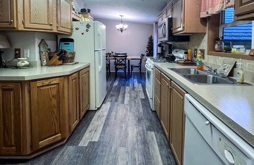 Confluence Cabina | Stream-Front Serenity: Relax with the family at this peaceful place to stay!