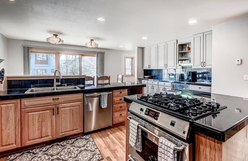 Frisco Condominio | Streamside 333B