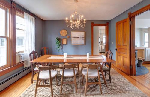 Margaretville Casa | Streamside Victorian