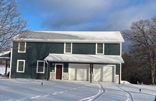 Holts Summit Casa | Stress free, Centrally located, Spacious 4-bedroom house in Holts Summit