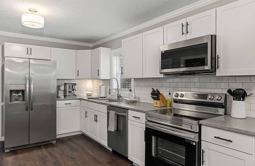 Forest Casa | Stress-Free Family Stay w/ Movie Rm, Air Hockey, Private Nursery