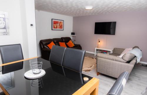 Washington Casa | Stridingedge - 3 Bedroom 5 beds Sleeps 6 Ideal For Contractors