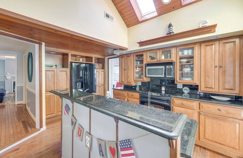 Colonial Beach Casa | Fish, Swim & Boat: Colonial Beach Bungalow