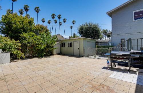 West Alameda Casa | Stroll to SF Bay Beaches! Cozy Home in Alameda