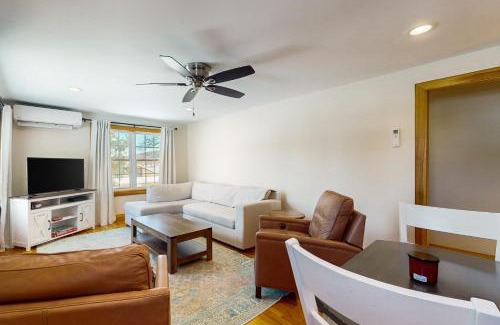Ludlow Casa | Strollski Cottage