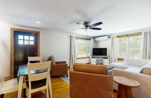 Ludlow Casa | Strollski Cottage