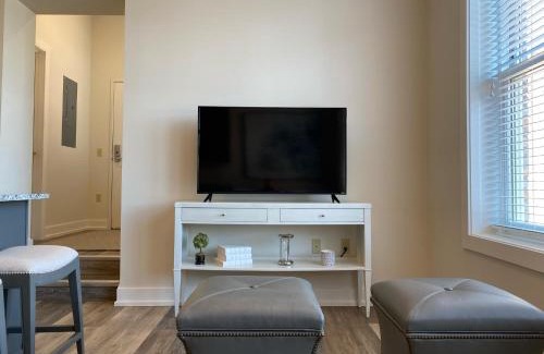 Adrian Apartamento | Strongback Suite 207