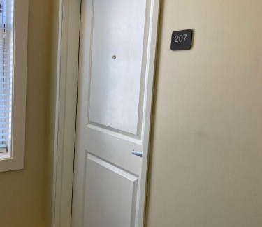 Adrian Apartamento | Strongback Suite 207