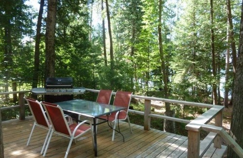 North Algona Wilberforce Cabaña | Stuart Log Cottage 3 Season Rental - Eganville