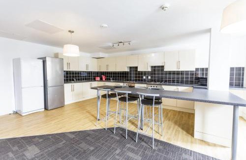 Finsbury Park Apartamento | Students Only Private Bedroom with Shared Kitchen and Studios at Axo Islington