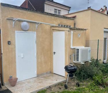 Epinay-sur-Seine Casa | Studette indépendante tout confort sur jardin