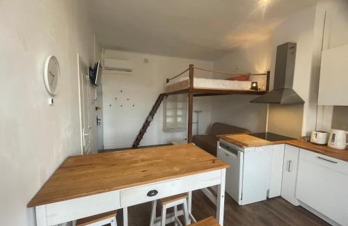 Saint-Michel-l'Observatoire Apartamento | Studio cosy climatisé au coeur du village de Saint Michel l'Observatoire
