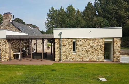 Saint-Pierre-d'Artheglise Apartamento | Estudios equipados en el pueblo de "Silence that grows"
