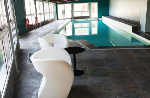 Jausiers Apartamento | Studio à Jausiers avec terrasse, piscine, parking et garage - 4 pers, 27m² - FR-1-165B-44