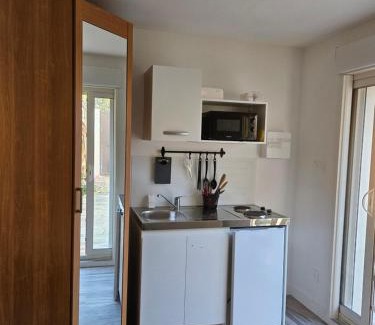 Villeneuve-les-Avignon Apartamento | Studio à louer à Villeneuve les Avignon