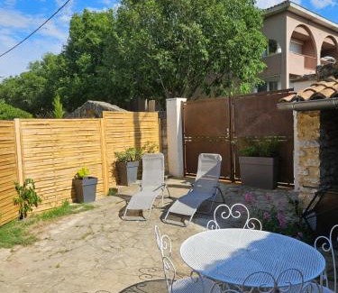 Villeneuve-les-Avignon Apartamento | Studio à louer à Villeneuve les Avignon