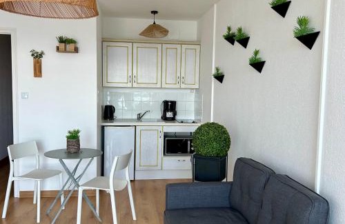 Saint-Jean-de-Monts Apartamento | Studio à St Jean de Monts, accès plage, 3 pers, balcon - FR-1-652-48