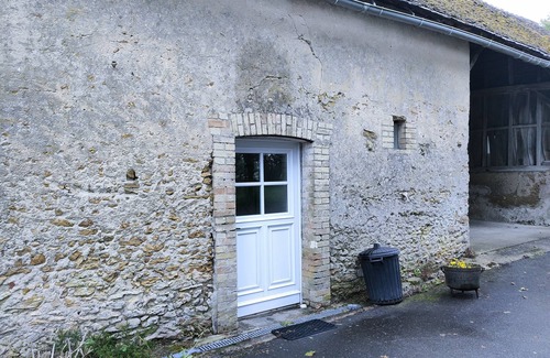 Champagne Casa | Studio Équipé au Calme Proche Toutes Commodités