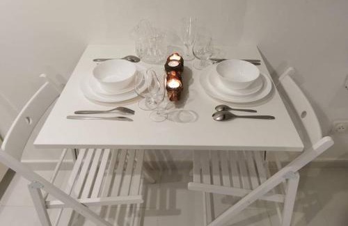 Les Arcs-sur-Argens Apartamento | Studio équipé avec Lit rond/baignoire ilot/Table massage Aux Arcs