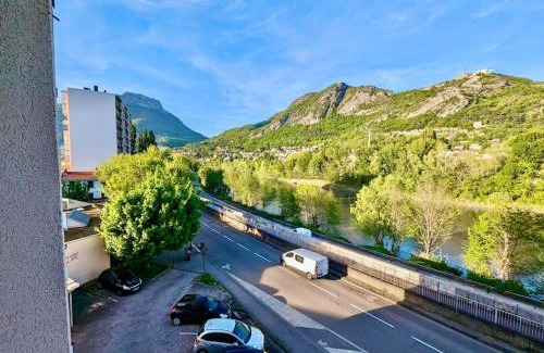Secteur 1 Apartamento | Studio 105 - Calme & Tout Equipé avec Parking Gratuit
