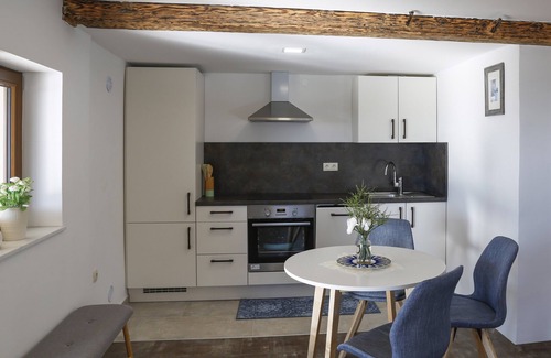 Dravograd Apartamento | Studio 1111 with Sauna & Hot Tub