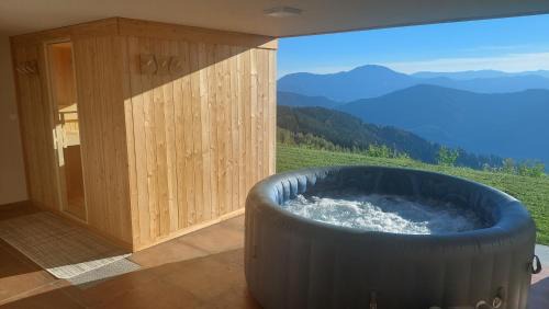Dravograd Apartamento | Studio 1111 with Sauna & Hot Tub