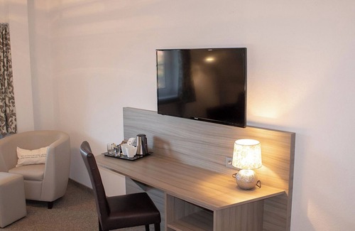Dorumer Neufeld Apartamento | Studio 204. View of the countryside and modern flair.