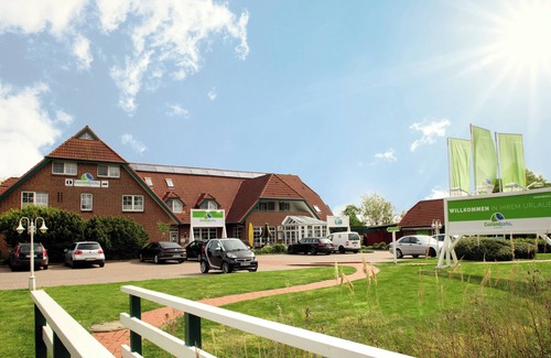 Dorumer Neufeld Apartamento | Studio 204. View of the countryside and modern flair.