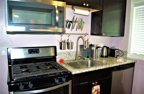 Mira Mesa Apartamento | Studio #3, private entrance/kitchen/bathroom