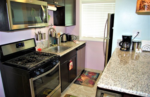Mira Mesa Apartamento | Studio #3, private entrance/kitchen/bathroom