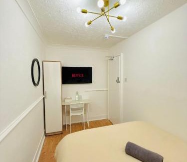 Stratford and New Town Hotel | Studio 34