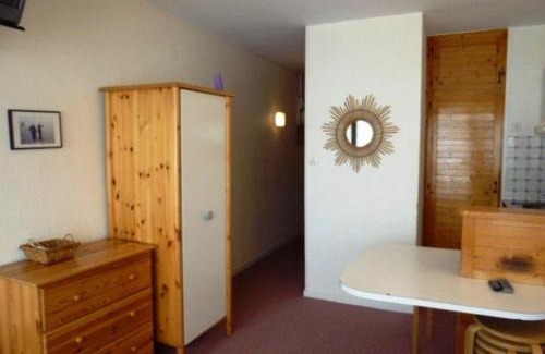 Arette Apartamento | Studio 4 pers avec balcon sur les pistes, parking gratuit, casier à skis et kitchenette aménagée - FR-1-602-32