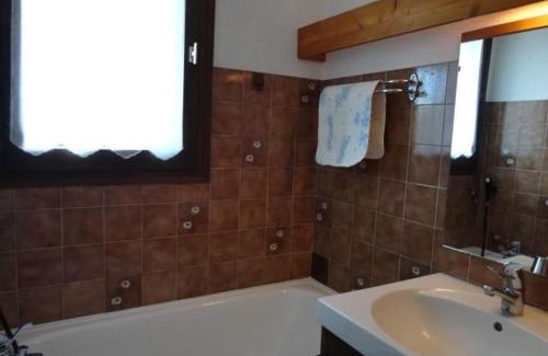Les Carroz-d'Araches Apartamento | Studio 4 pers, centre village d'Arâches, balcon ouest, proche pistes et commodités - FR-1-572-137