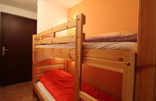 Les Carroz-d'Araches Apartamento | Studio 4 pers, centre village d'Arâches, balcon ouest, proche pistes et commodités - FR-1-572-137