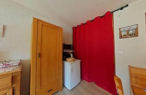 Le Grand-Bornand Apartamento | Studio 4 pers, centre village, proche commerces et pistes, TV incluse - FR-1-241-29