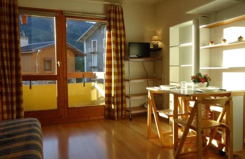 Bourg-Saint-Maurice Apartamento | Studio 4 pers avec balcon à Bourg Saint Maurice, proche centre et commerces - animaux acceptés - FR-1-411-110