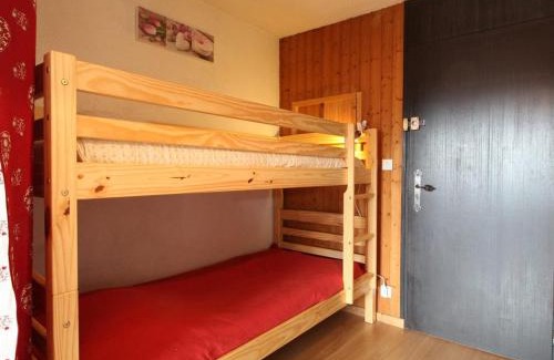 Les Carroz-d'Araches Apartamento | Studio 4 pers. proche pistes et commerces, balcon, parking - FR-1-572-131