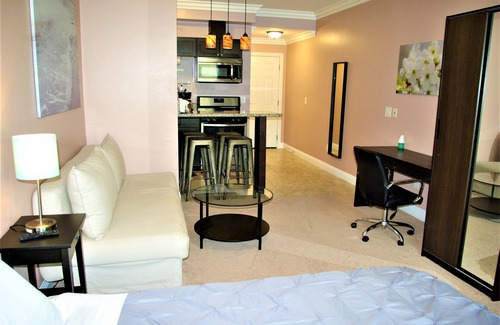 Mira Mesa Apartamento | Studio #4, private entrance/kitchen/bathroom