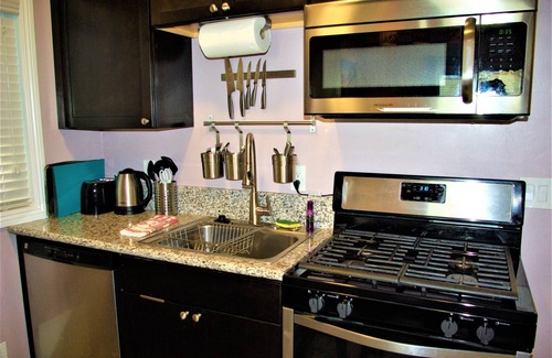 Mira Mesa Apartamento | Studio #4, private entrance/kitchen/bathroom