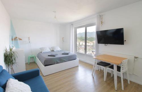 Aix-les-Bains Apartamento | Studio 4 Swimming pool summer parking & superb view!