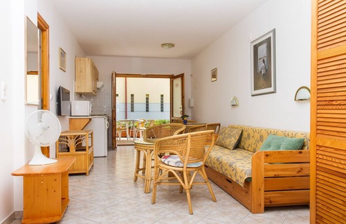 Balatonmariafurdo Apartamento | Apartamento vacacional A 50 m de la orilla del lago Balaron, con piscina