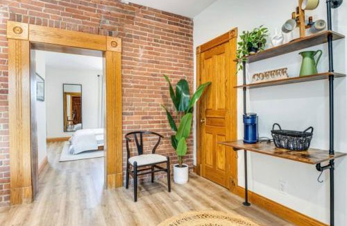 Lockerbie Square Apartamento | Studio 500 Downtown Gem Free Parking and Pets OK
