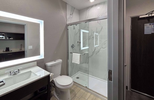White Rock Hills Hotel | Studio 6 Dallas, TX – Fair Park