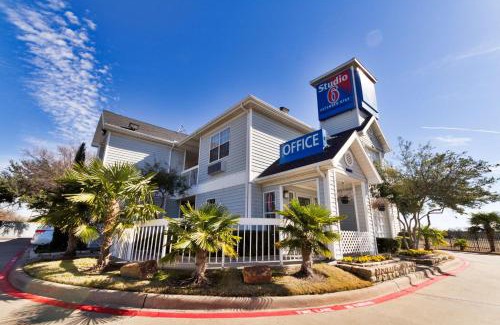 Lake Highlands Hotel | Studio 6-Dallas, TX - Garland - Northeast