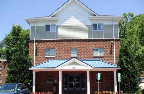 Coliseum Central Hotel | Studio 6-Hampton, VA - Langley AFB Area