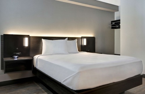 Southside Hotel | Studio 6 Jacksonville, FL - Baymeadows