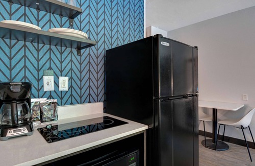 Southside Hotel | Studio 6 Jacksonville, FL - Baymeadows