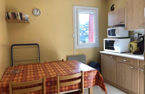 Arette Apartamento | Studio 6 pers, à côté des pistes, parking & ascenseur, casier à skis, proche commerces - FR-1-602-101