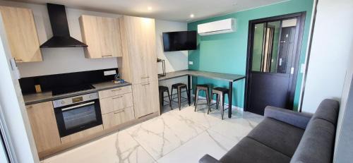 La Petite Motte Apartamento | Studio 7 mn mer, refait neuf, cosy, parking, piscine